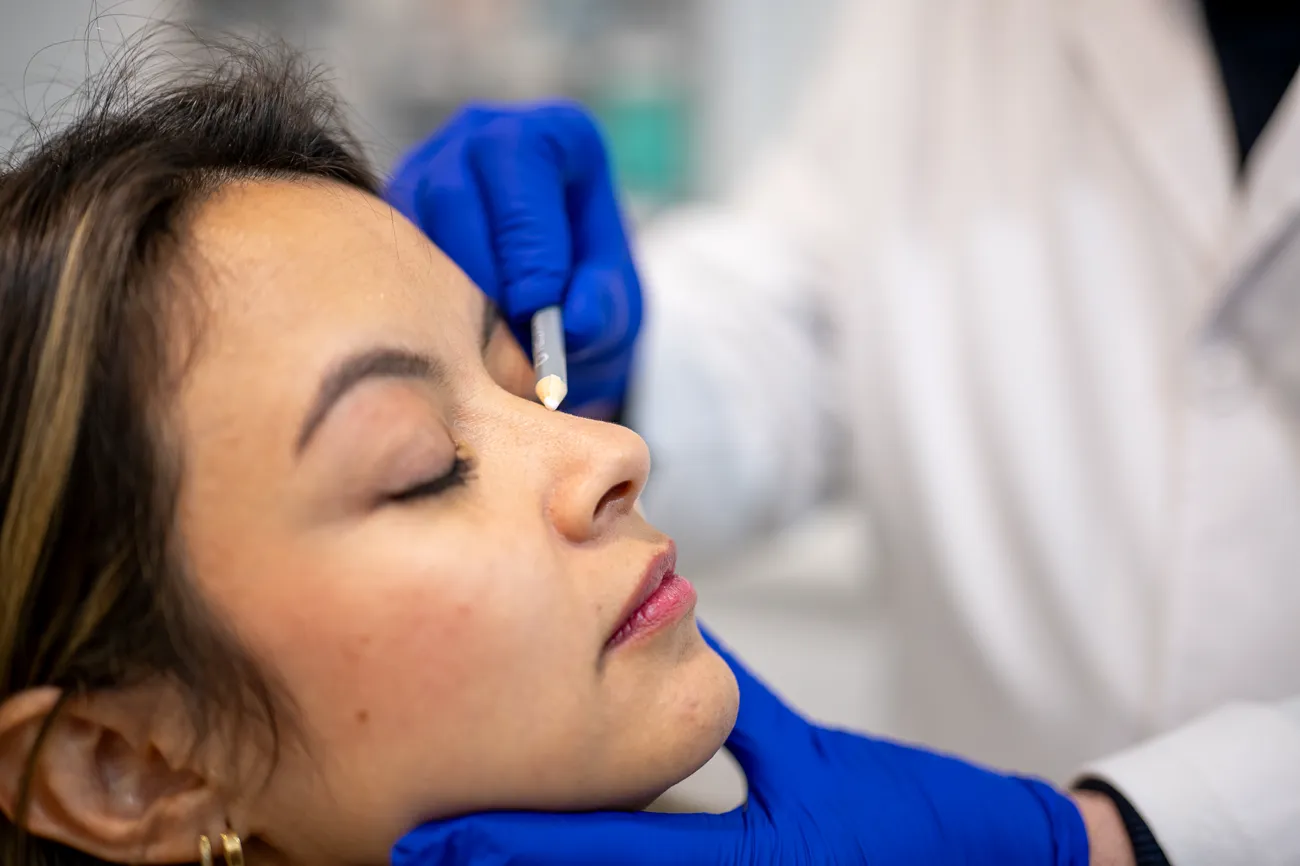 Tratamiento de limpieza e hidrataci&oacute;n facial